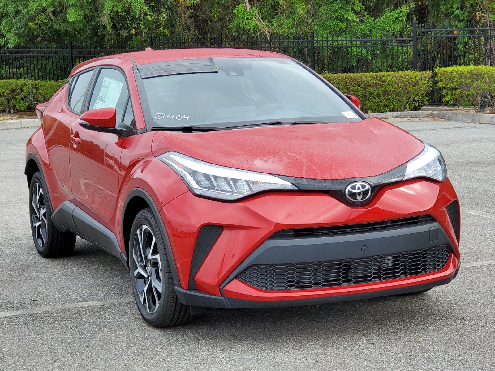 New 2020 Toyota C-HR XLE Sport Utility in Clermont #0240049 | Toyota of Clermont